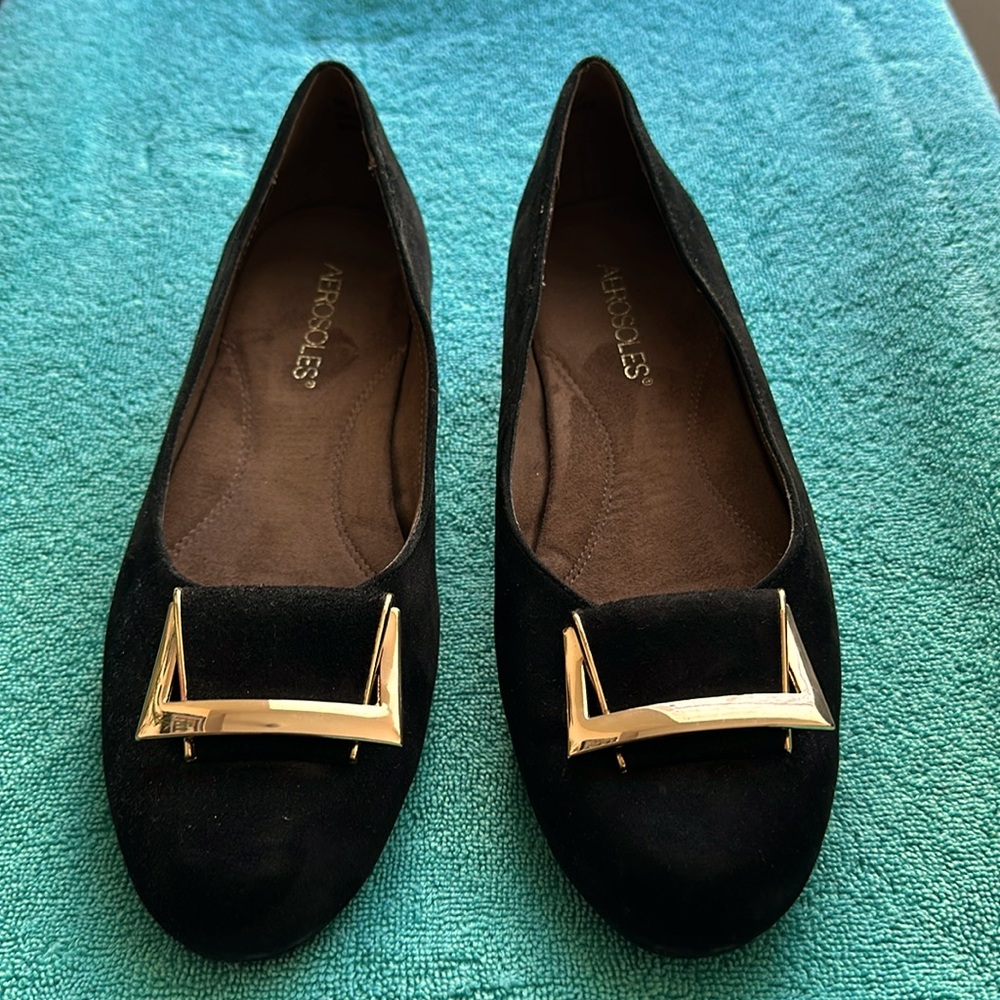 Aerosoles Good Times Black Leather Suede Gold Buckle Flat Shoes Size 7 Classic